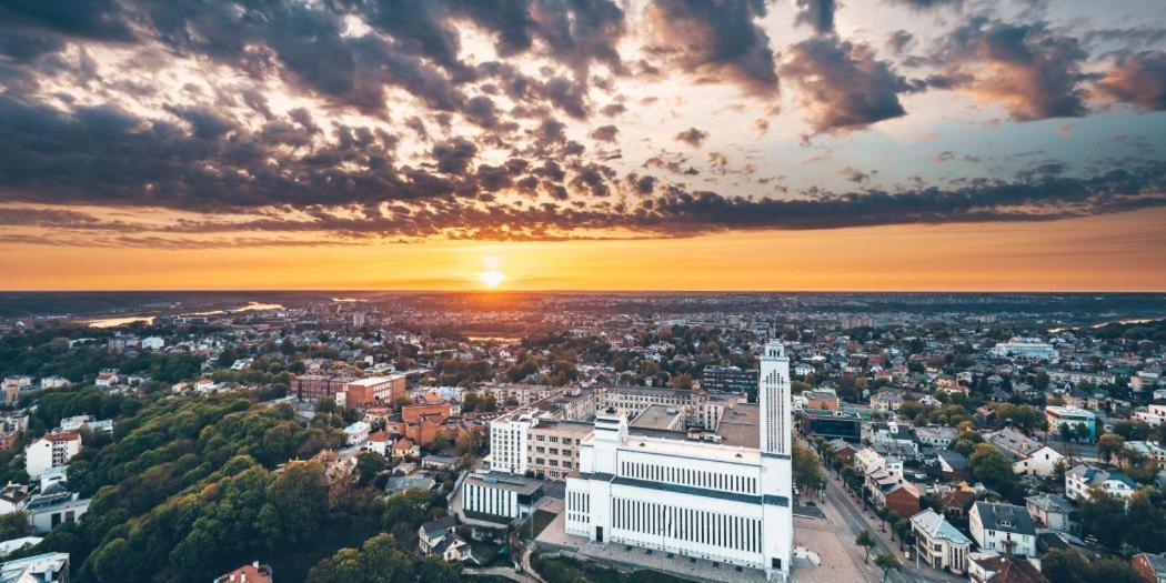 Stay In Kaunas & Radio City - Free Parking المظهر الخارجي الصورة